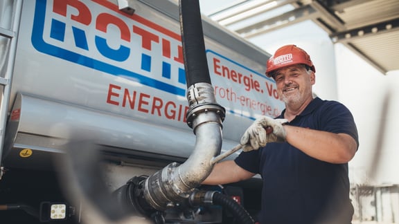 ROTH Tankwagenfahrer am Tanklaster
