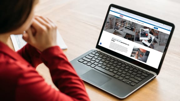 Karriere-Website von ROTH auf dem Laptop