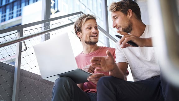 JobStairs. Jobs. Gut. Finden. Employer Branding mit Performance Kampagnen auf JobStairs.